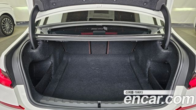 BMW 3-Series 330i M Sport