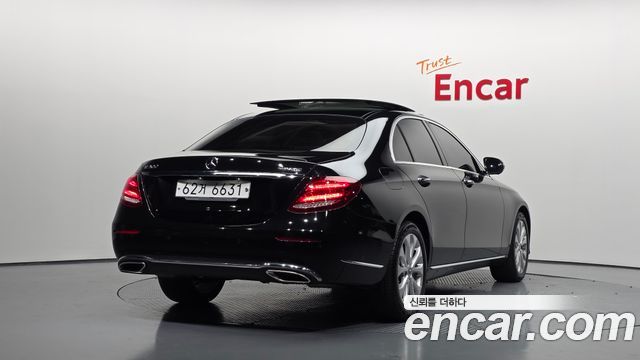 Mercedes-Benz E-Class E300 4MATIC Exclusive