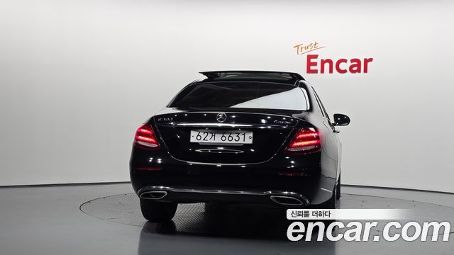 Mercedes-Benz E-Class E300 4MATIC Exclusive