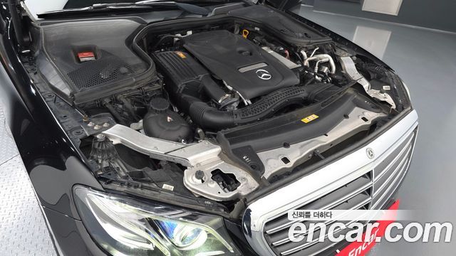 Mercedes-Benz E-Class E300 4MATIC Exclusive