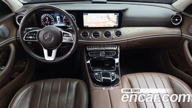 Mercedes-Benz E-Class E300 4MATIC Exclusive