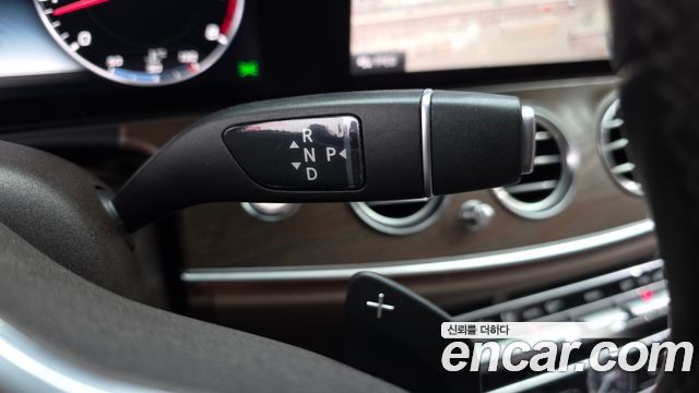 Mercedes-Benz E-Class E300 4MATIC Exclusive