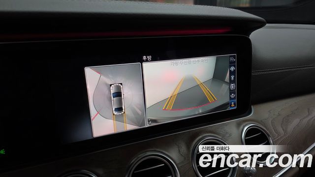 Mercedes-Benz E-Class E300 4MATIC Exclusive