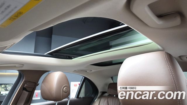 Mercedes-Benz E-Class E300 4MATIC Exclusive