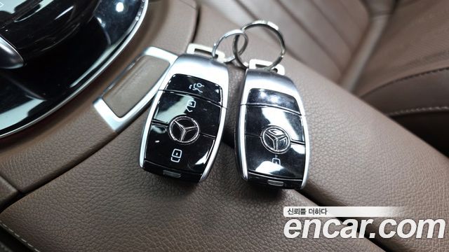 Mercedes-Benz E-Class E300 4MATIC Exclusive