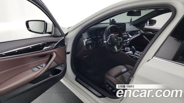 BMW 5-Series 530e M Sport