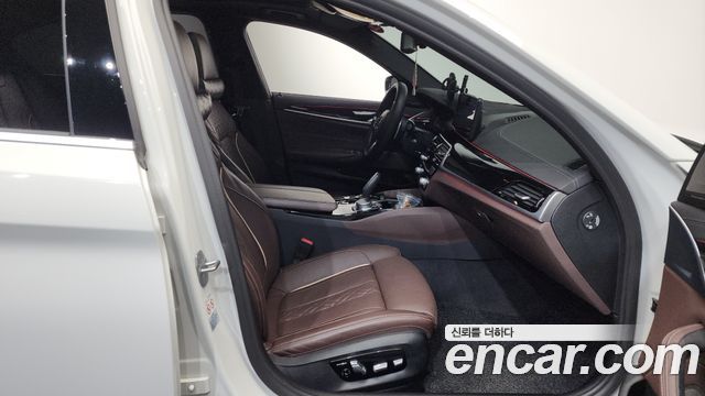 BMW 5-Series 530e M Sport