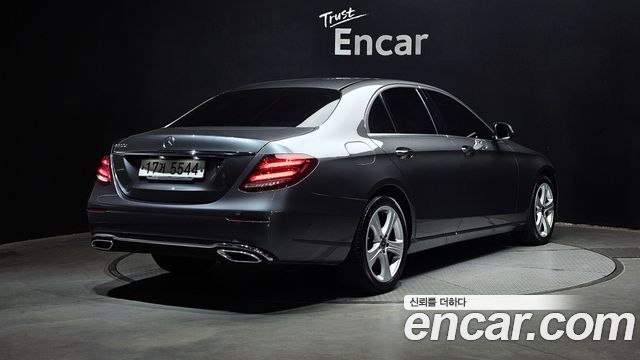 Mercedes-Benz E-Class E220d Avantgarde