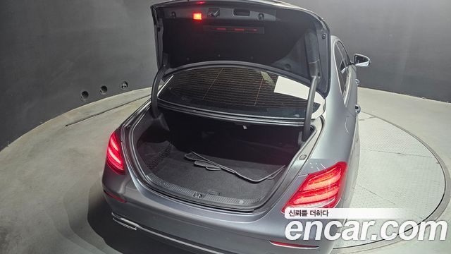 Mercedes-Benz E-Class E220d Avantgarde