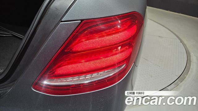 Mercedes-Benz E-Class E220d Avantgarde