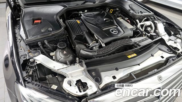 Mercedes-Benz E-Class E300 4MATIC Exclusive