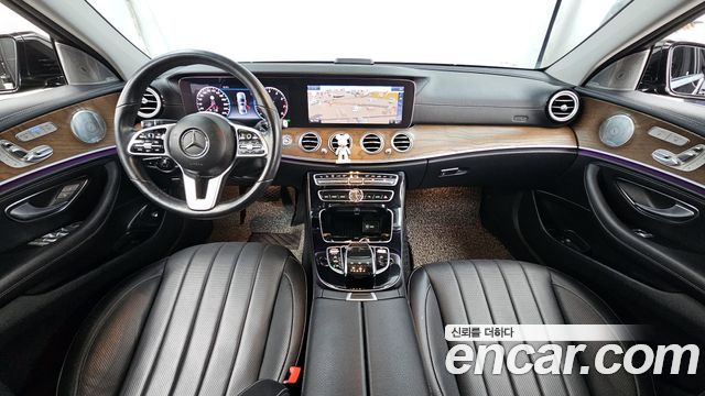Mercedes-Benz E-Class E300 4MATIC Exclusive
