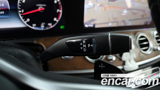 Mercedes-Benz E-Class E300 4MATIC Exclusive