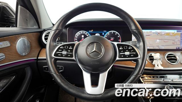 Mercedes-Benz E-Class E300 4MATIC Exclusive