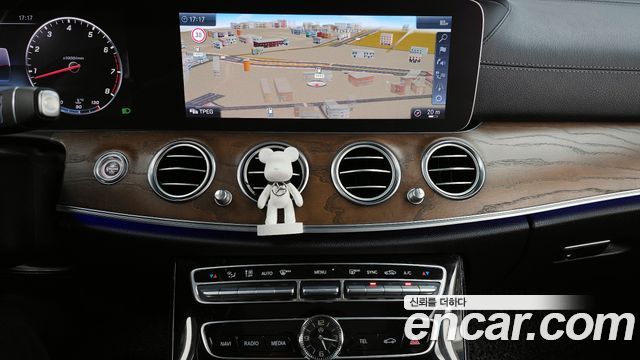 Mercedes-Benz E-Class E300 4MATIC Exclusive