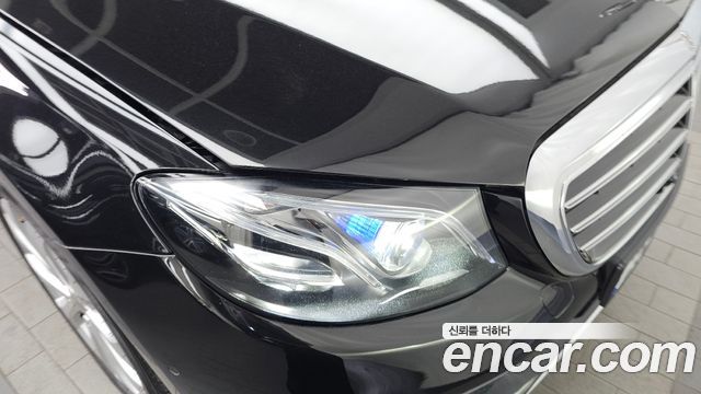 Mercedes-Benz E-Class E300 4MATIC Exclusive