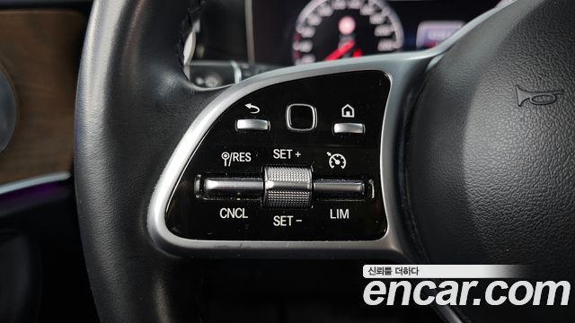 Mercedes-Benz E-Class E300 4MATIC Exclusive
