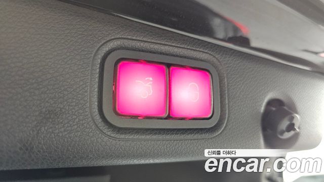 Mercedes-Benz E-Class E300 4MATIC Exclusive