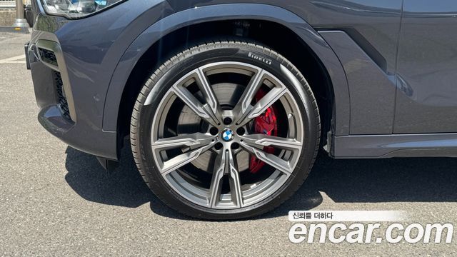 BMW X6 M50i