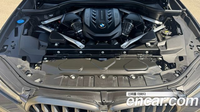BMW X6 M50i