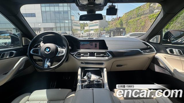 BMW X6 M50i