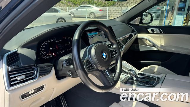 BMW X6 M50i