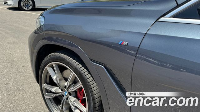 BMW X6 M50i