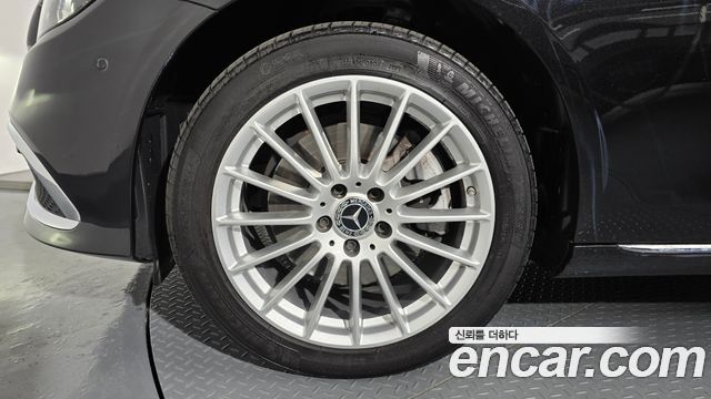 Mercedes-Benz E-Class E220d 4MATIC Exclusive