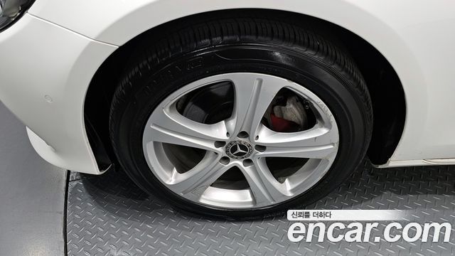 Mercedes-Benz E-Class E220d Avantgarde