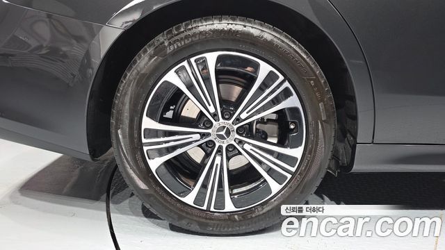 Mercedes-Benz E-Class E200 Avantgarde