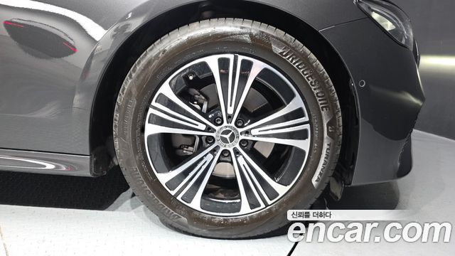 Mercedes-Benz E-Class E200 Avantgarde