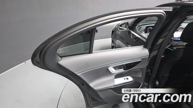 Mercedes-Benz E-Class E200 Avantgarde
