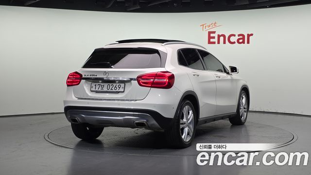 Mercedes-Benz GLA-Class GLA200 d