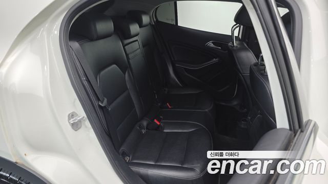 Mercedes-Benz GLA-Class GLA200 d