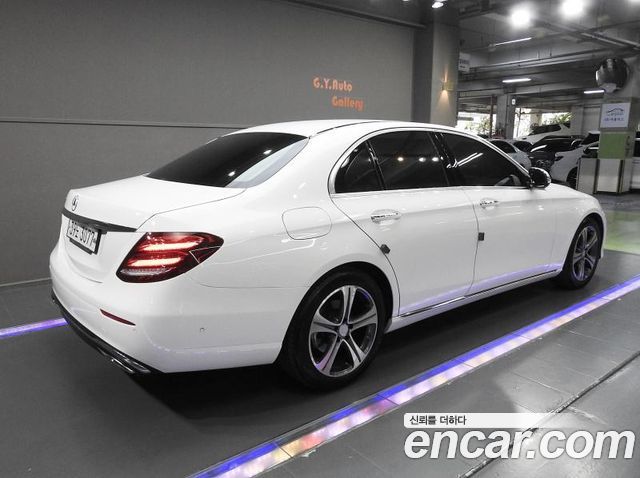 Mercedes-Benz E-Class E300 AV Intelligent Drive