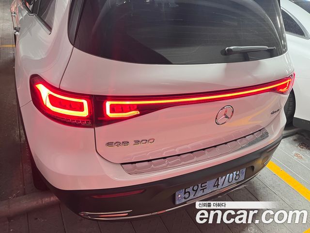 Mercedes-Benz EQB EQB300 4MATIC