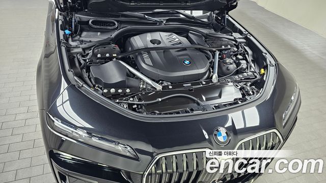 BMW 7-Series 740i xDrive M Sport