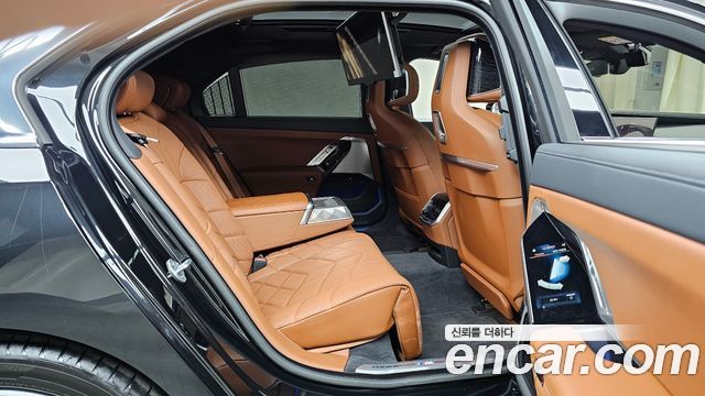 BMW 7-Series 740i xDrive M Sport