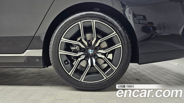 BMW 7-Series 740i xDrive M Sport