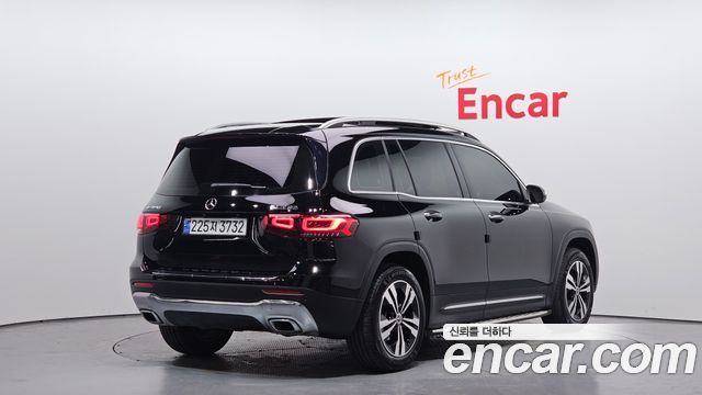 Mercedes-Benz GLB-Class GLB220