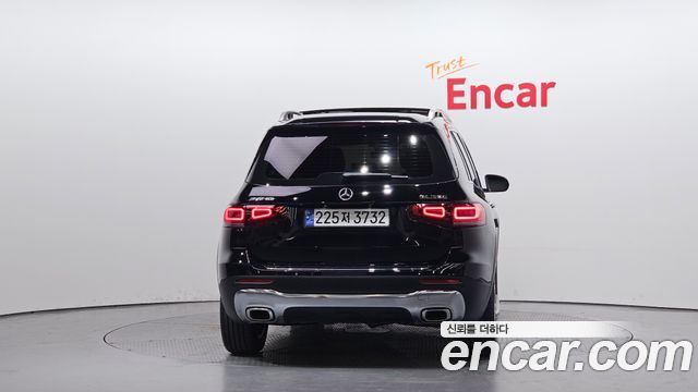 Mercedes-Benz GLB-Class GLB220