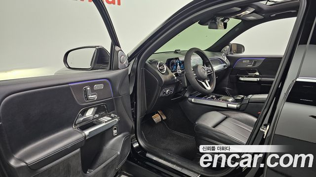 Mercedes-Benz GLB-Class GLB220