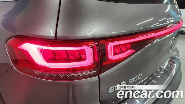 Mercedes-Benz EQB EQB300 4MATIC Electric Art