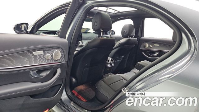 Mercedes-Benz E-Class E350 4MATIC AMG Line