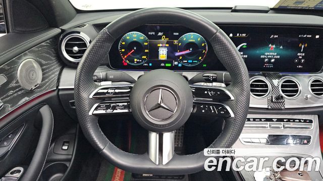Mercedes-Benz E-Class E350 4MATIC AMG Line