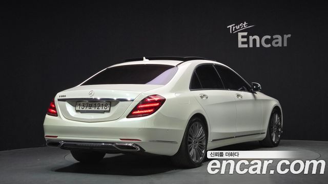 Mercedes-Benz S-Class S560L