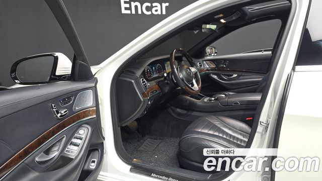 Mercedes-Benz S-Class S560L