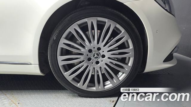 Mercedes-Benz S-Class S560L