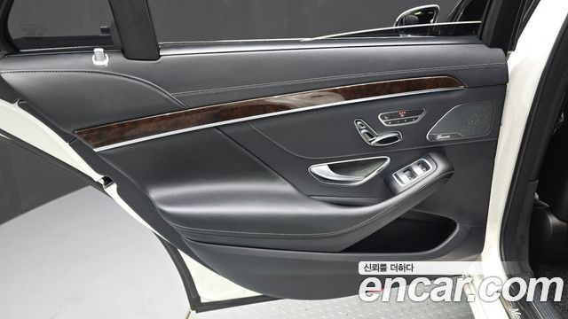 Mercedes-Benz S-Class S560L