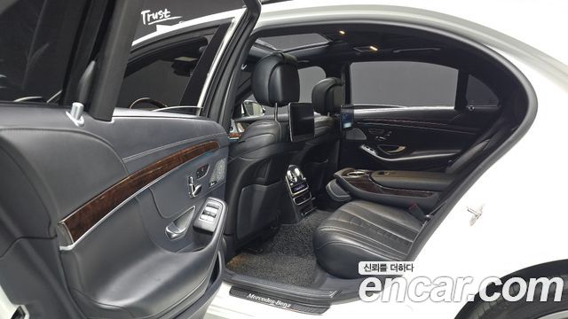 Mercedes-Benz S-Class S560L